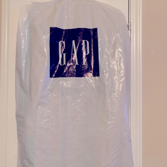 Meet your Posher, Chiquita - Picture 2 of 16